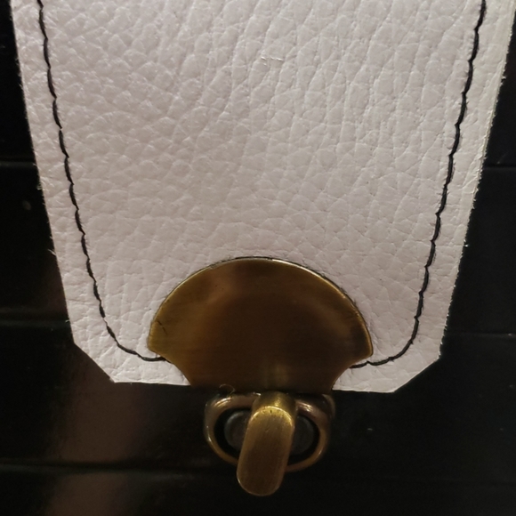 Estilo De Vida wooden purse - Picture 4 of 6